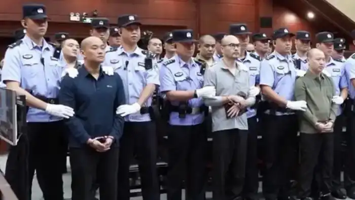В Китае казнили главарей преступных группировок: вторая групповая смертная казнь за неделю Астане