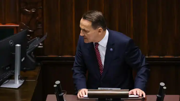 Польша готовится к возможной войне: Министр иностранных дел предупреждает о масштабах, сравнимых с мировыми конфликтами прошлого Астане