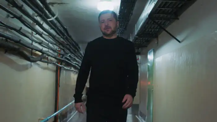 Зеленский демонстрирует бункер на Банковой: видео из центра Киева Астане