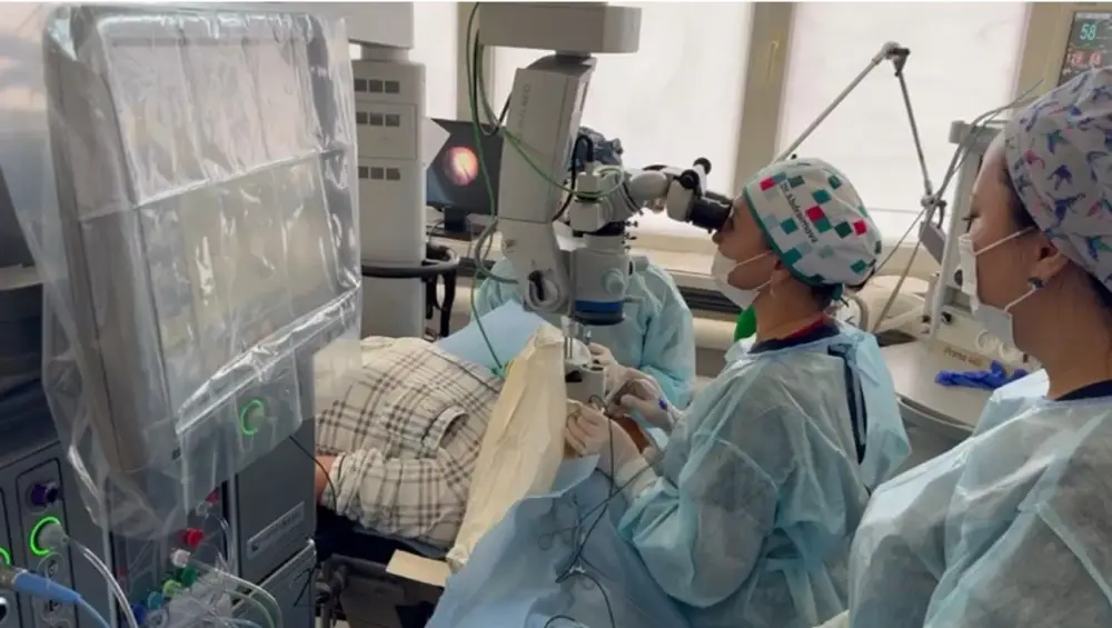 Врачи Алматы помогли частично восстановить зрение пациенту после тяжелой травмы глаза Астане