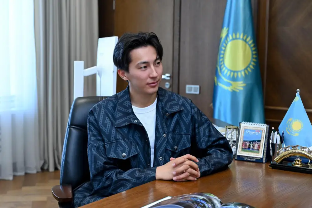 Аким и блогер: Казахстан в объективе мировой звезды! Астане