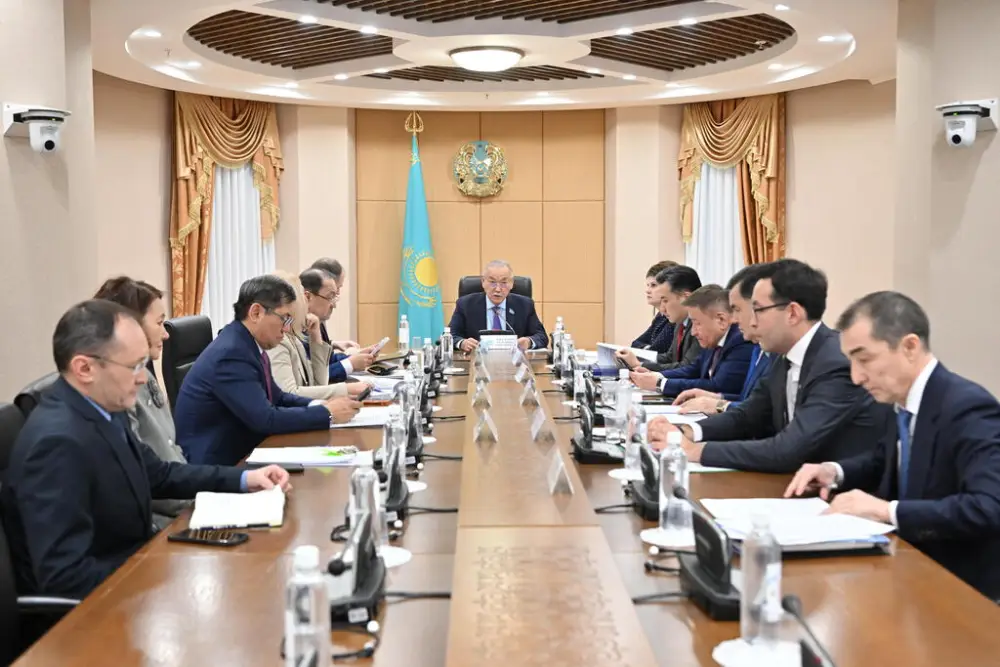 Меры по укреплению и развитию пенсионной системы обсудили в Сенате РК (3)