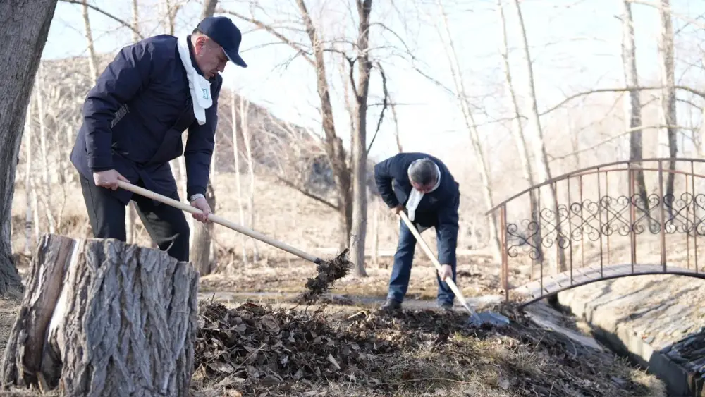 Экологическая акция в Восточном Казахстане очистка родников и берегов рек Астане
