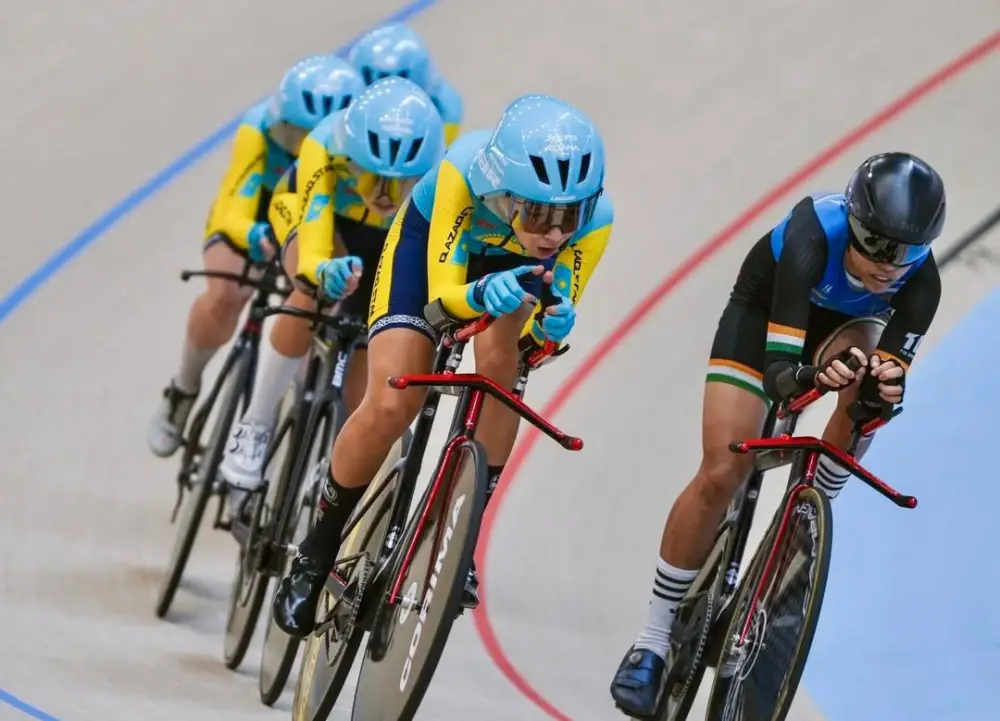Юниорская команда Казахстана завоевала золотые медали чемпионата Азии по велотреку (2)