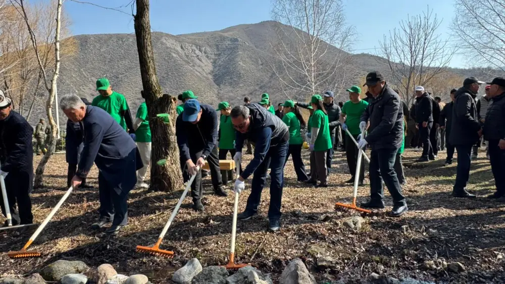 1500 участников акции «Мөлдір бұлақ» высадили деревья в Алматинской области Астане