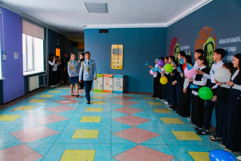 «Закон и порядок»: урок мужества для столичных школьников провели победители UAE SWAT Challenge (2)