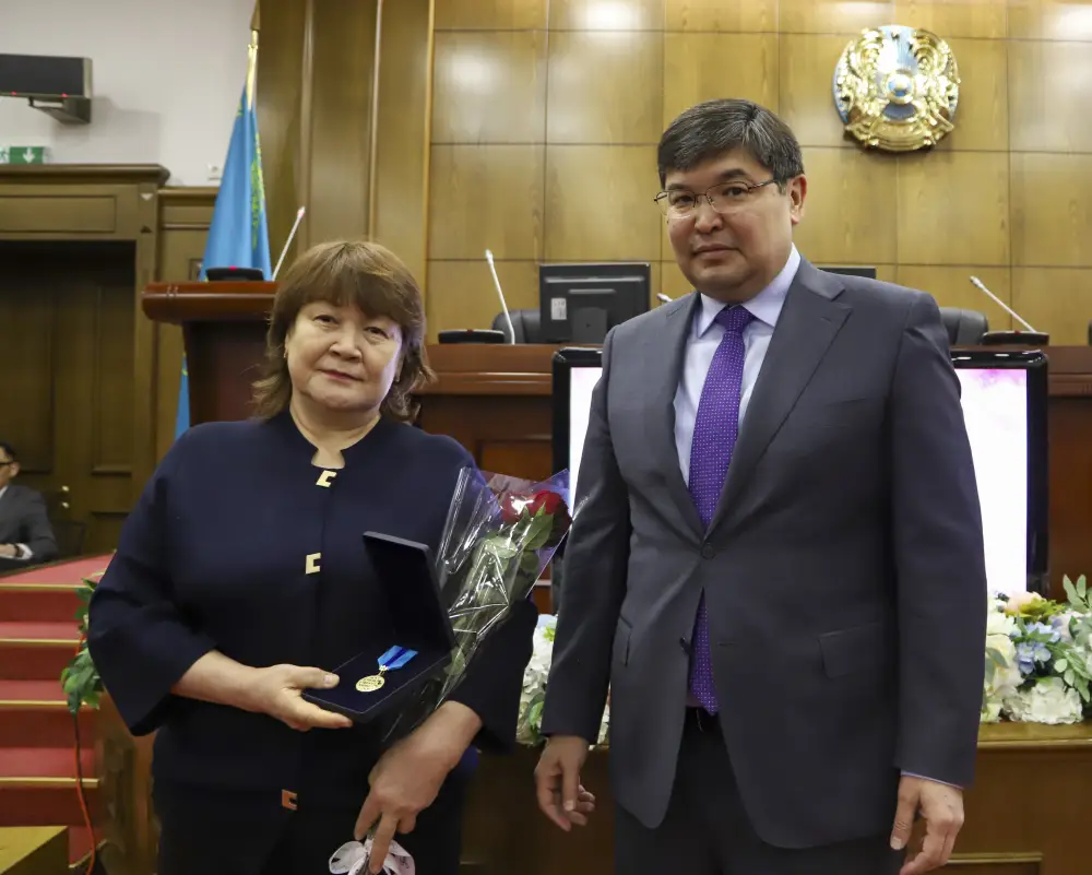 Сотрудницам Министерства финансов РК вручены государственные награды Астане