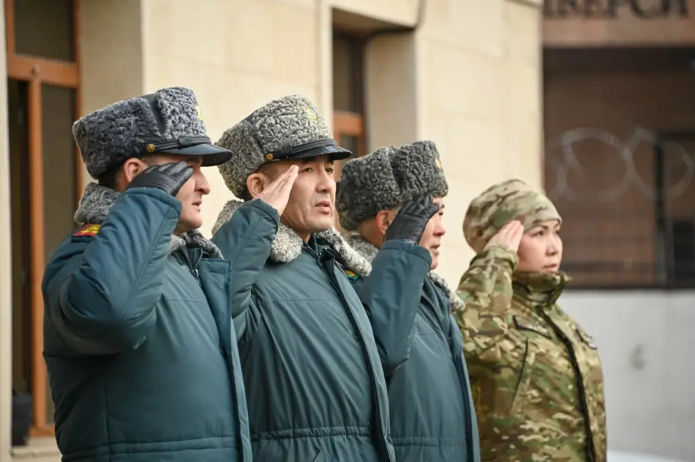 Весенний призыв: в Астане и в регионах проводили первых новобранцев на срочную воинскую службу (2)