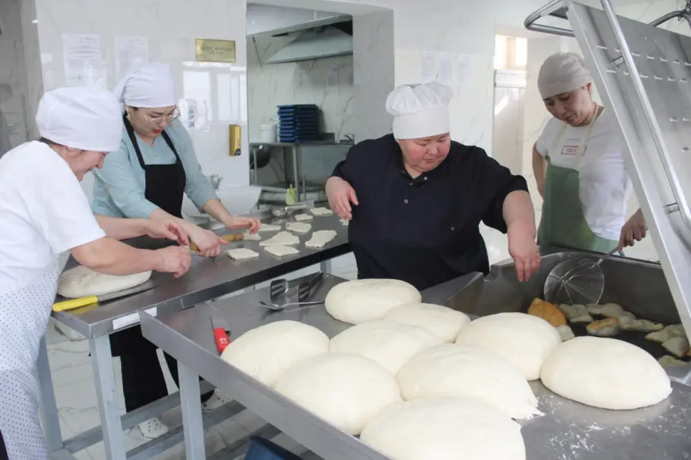 Наурыз в Национальной гвардии МВД РК: около 10 тонн наурызкөже для военнослужащих Астане