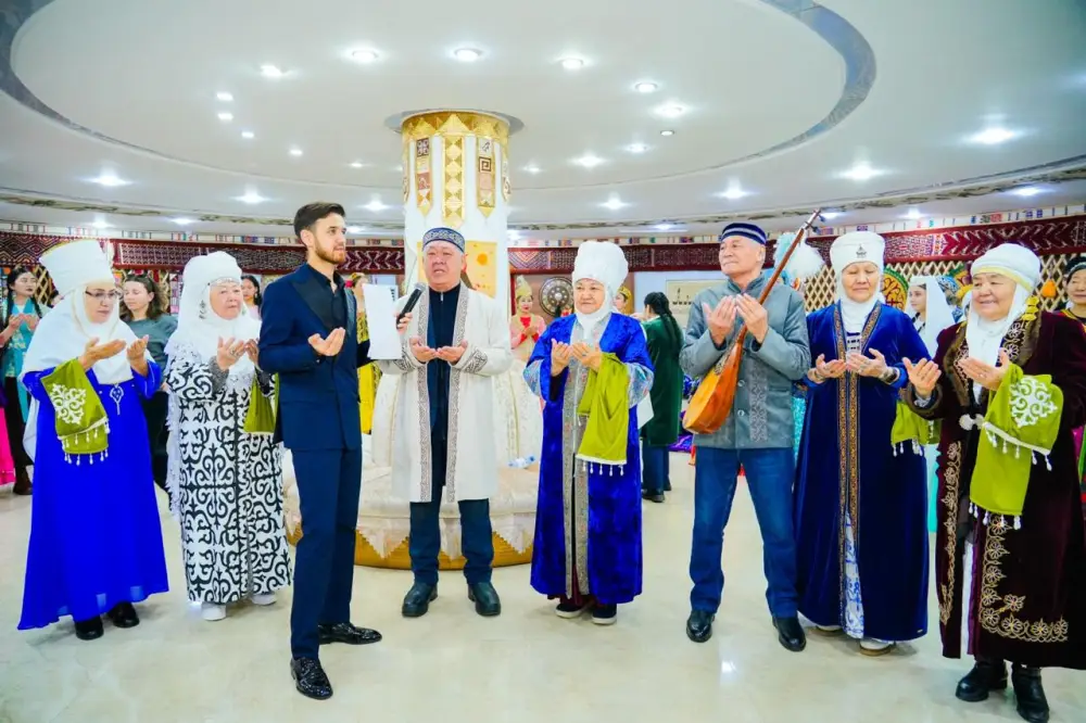 Көрісу күні отметили в столичном Доме дружбе (3)