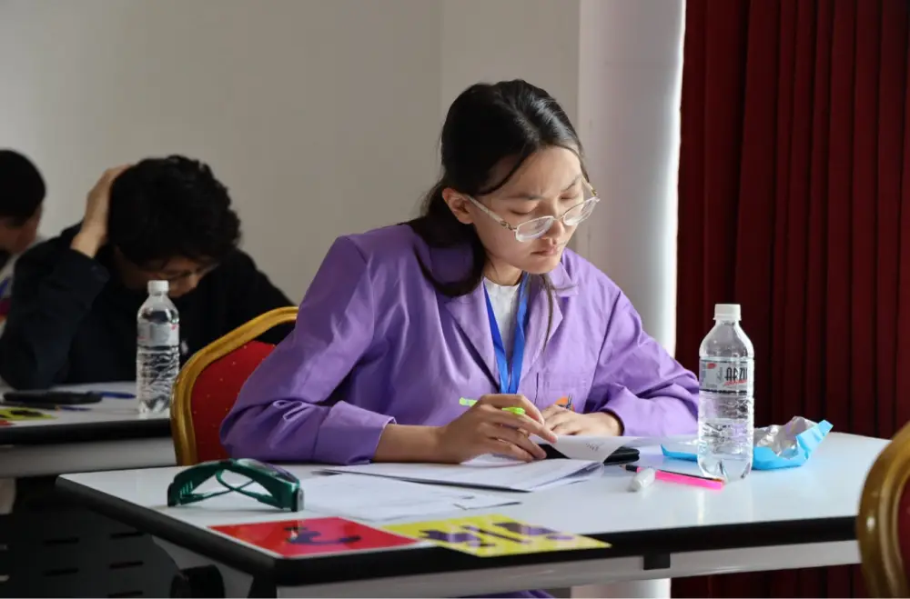 В Костанае проходит заключительный этап республиканской олимпиады по информатике и математике с участием 310 школьников. Астане