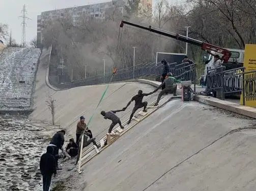 Интерактивный арт-объект на реке Үлкен Алматы Астане