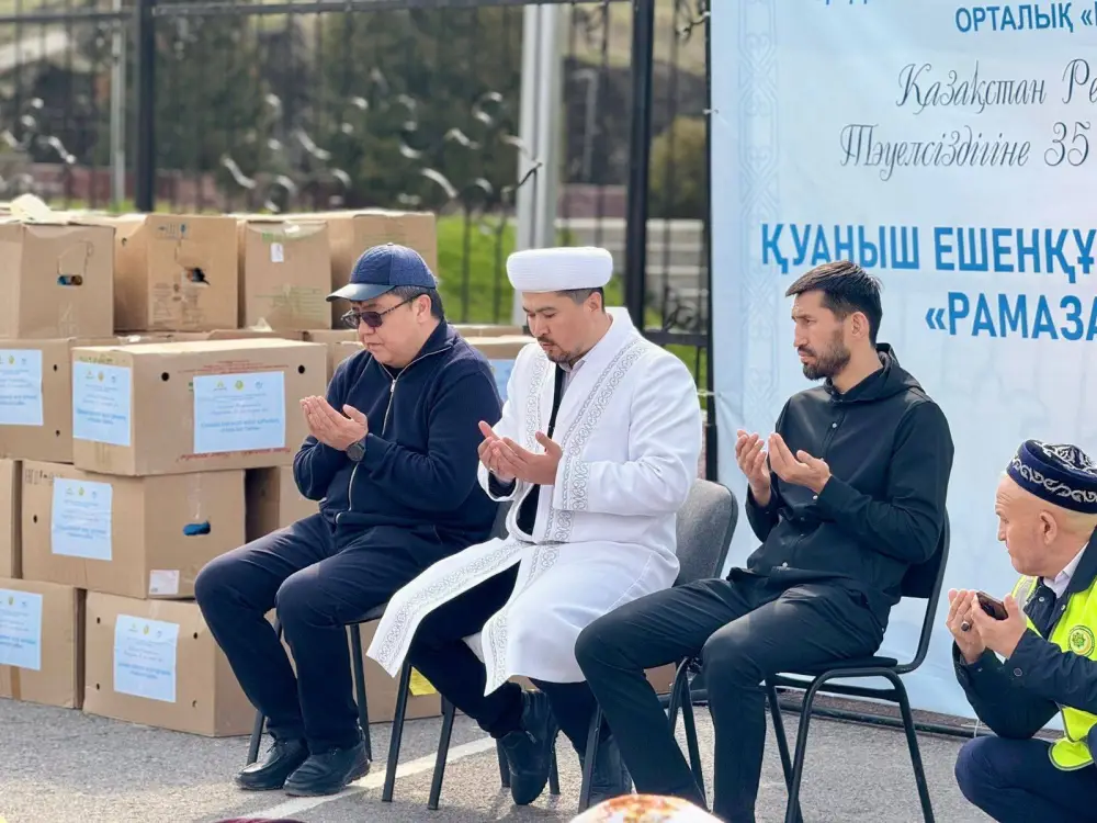 В Толебийском районе Казахстана 200 семей получили поддержку в виде продуктовых корзин в честь Наурыз мейрамы Астане