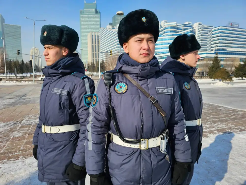 Нацгвардия спасла город от огненной бомбы: газовые баллоны вынесены из пылающего дома Астане