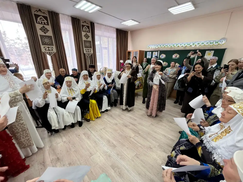 В школе района Алтай открыт кабинет национальных традиций (5)