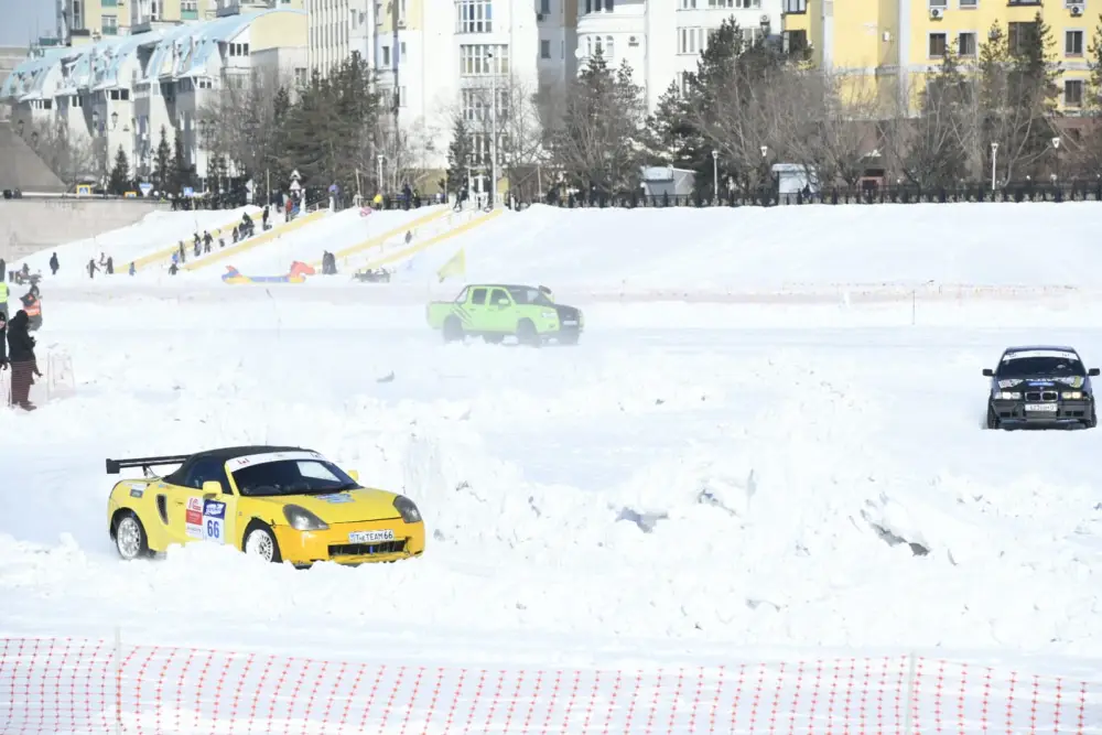 Традиционная ледовая гонка прошла на реке Есиль в Астане Астане