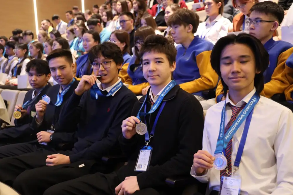Рекордный год для школьников Казахстана на международных олимпиадах и научных конкурсах (4)