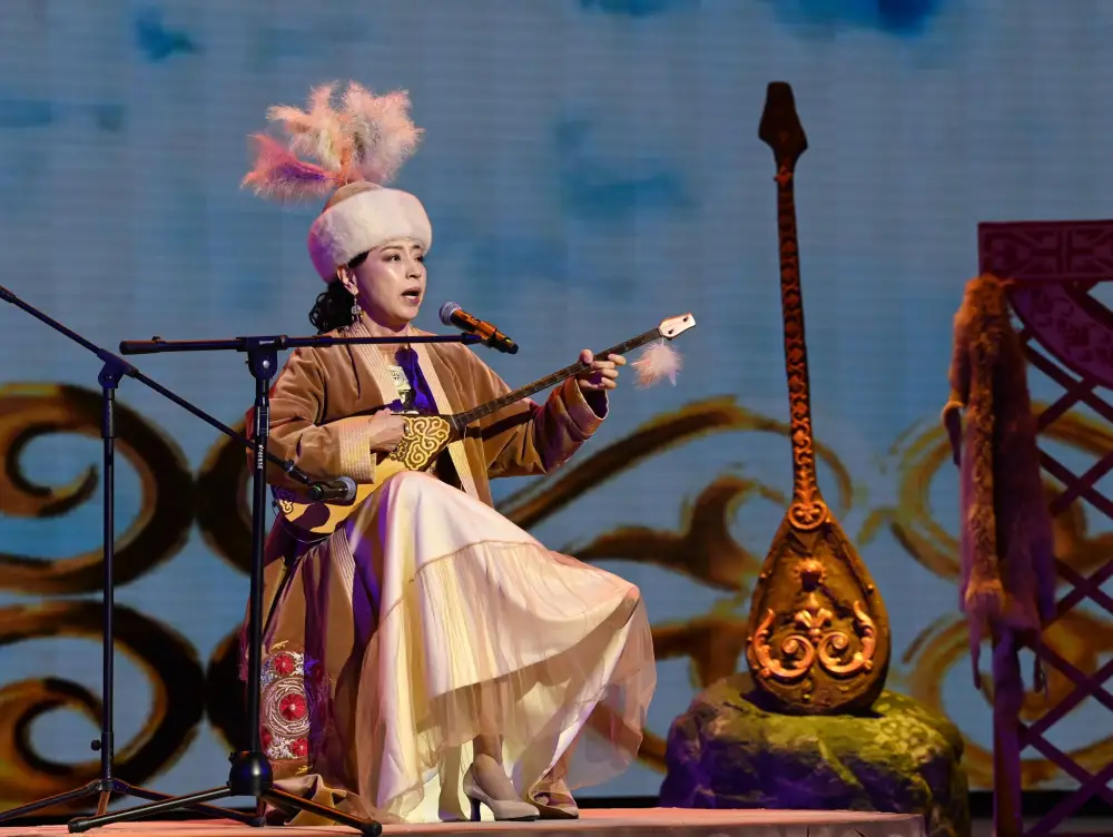 Состоялся творческий вечер «Жыр керуен», посвященный юбилею Алмасбека Алматова (3)