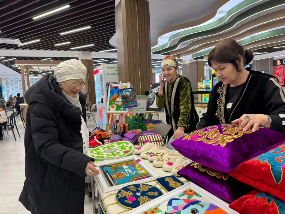 Выставка ремесленниц Центра активного долголетия провели в Астане в честь Наурыза (9)