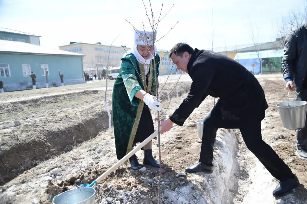 ТУРКЕСТАН: ОТЫРАР ПРЕВРАЩАЕТСЯ В ЗЕЛЕНЫЙ ОАЗИС С ПОМОЩЬЮ 500 НОВЫХ ДЕРЕВЬЕВ Астане