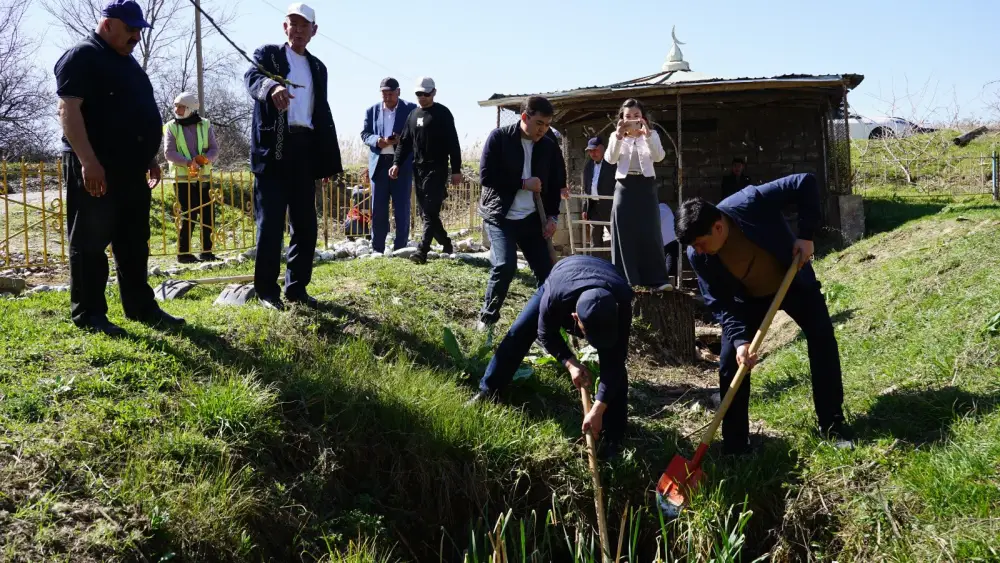 ТУРКЕСТАН: В ОРДАБАСИНСКОМ РАЙОНЕ ПРОВЕДЕН МАСШТАБНЫЙ СУББОТНИК НА ТЕРРИТОРИИ РОДНИКА «КӨЗДІ АТА» (2)