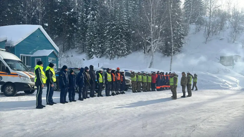 МЧС предупреждает о возможном сходе лавин (3)