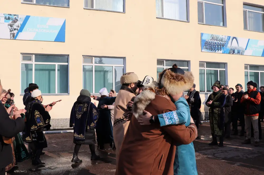 Спасатели МЧС Казахстана отметили праздник «Көрісу күні», укрепляя дружеские связи Астане