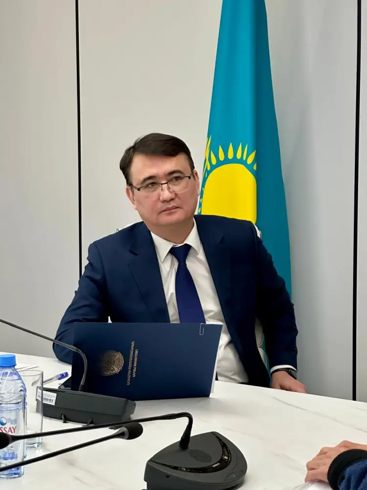 Руководитель аппарата Министерства финансов Ернар Ержанов провел прием граждан Астане
