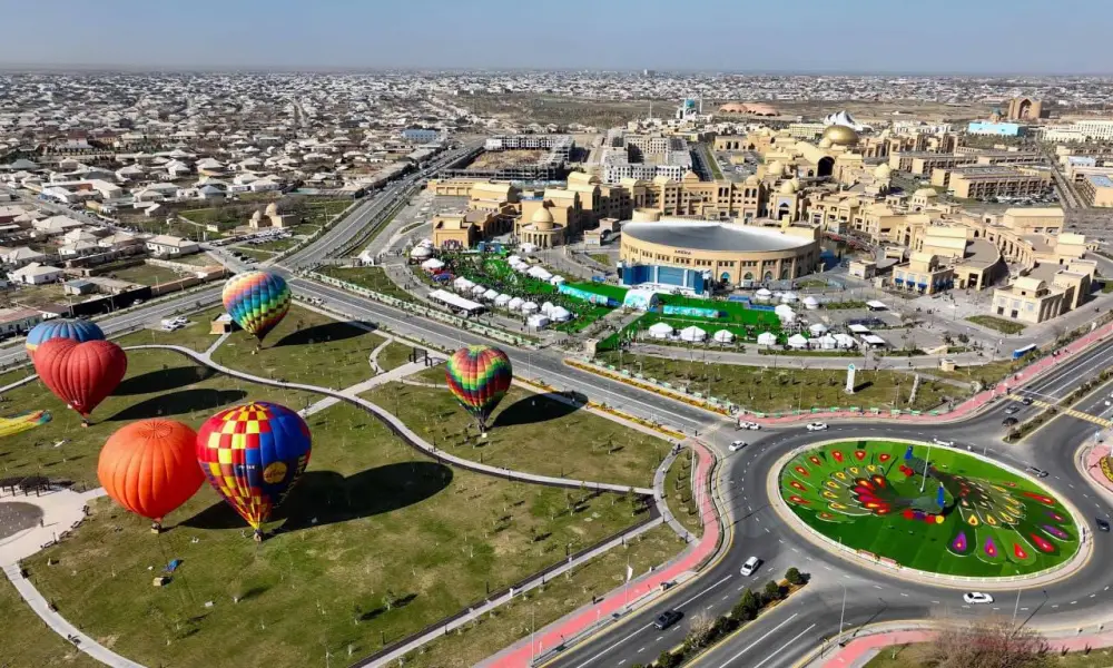 Глава государства принял участие в народных гуляньях по случаю праздника Наурыз (8)