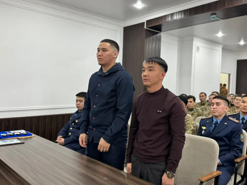 Герои огненного фронта: жители Тараза спасают жизни под пылающим небом Астане