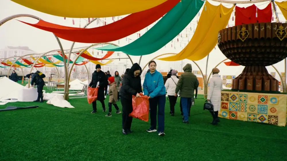 Экологическая акция 'Тазару күні' в Астане: привлечение молодежи и волонтеров к очистке мест празднования Наурыза Астане