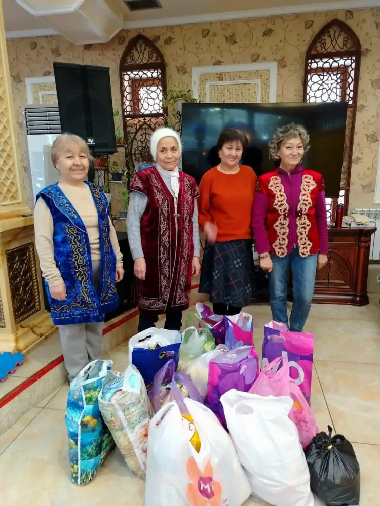 Пенсионеры района Байконыр в Астане провели благотворительную акцию, подготовив продуктовые корзины для нуждающихся семей Астане