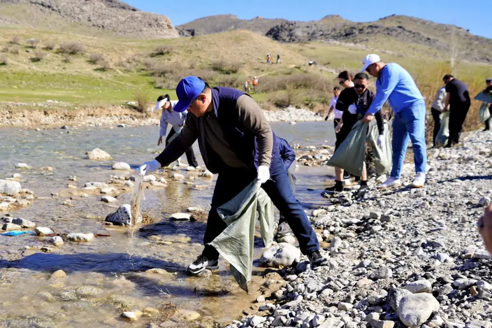 Экологическая акция Мөлдір бұлақ очистка родников в селе Хантаги Астане