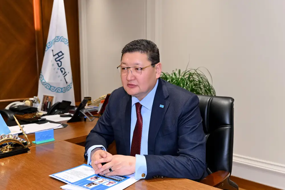 Аким области встретился с Народным артистом Казахстана Секеном Турысбековым (2)