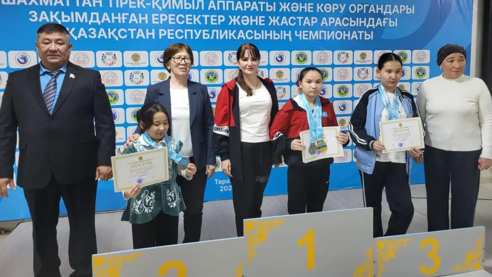Карагандинская школьница стала чемпионкой Казахстана по шахматам Астане