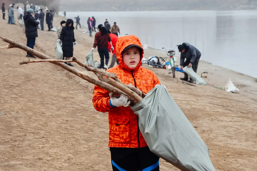Субботник «Чистый берег» в Атырау: 40 тонн мусора и шаг к экологической ответственности Астане