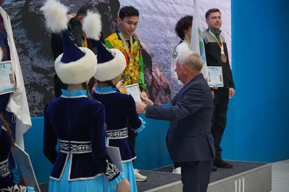 В Усть-Каменогорске завершились зимние чемпионаты МЧС Республики Казахстан по пожарно-спасательному спорту (7)