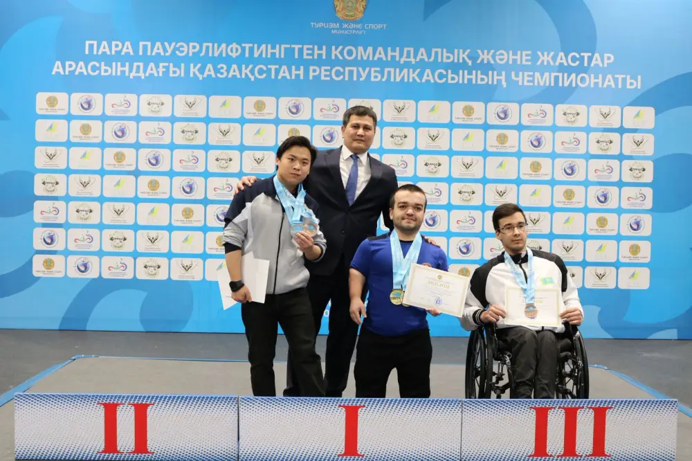 Спортсмены Астаны завоевали несколько медалей на чемпионате страны по пара пауэрлифтингу (5)