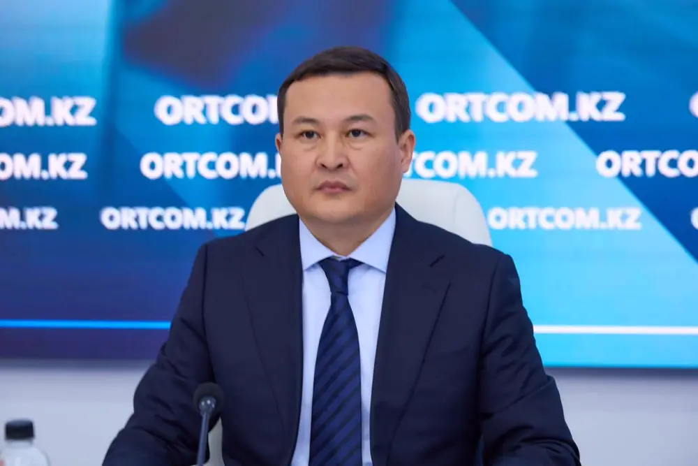 В ходе пресс-конференции в Службе центральных коммуникаций при Президенте РК председатель Комитета по принудительному исполнению Министерства юстиции РК Махсат Балабеков сообщил об итогах исполнения исполнительных документов за 2025 год (2)