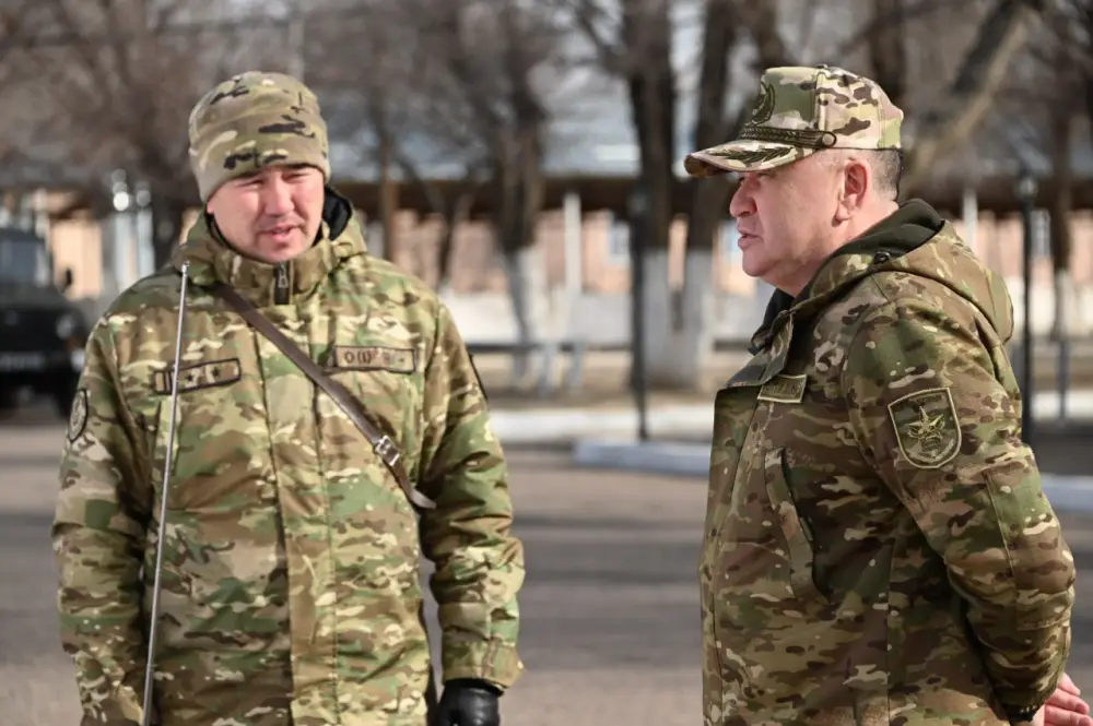 Замминистра обороны проверил условия службы военнослужащих в Алматинской области Астане