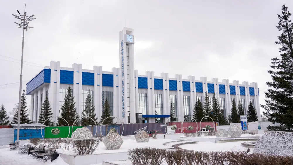 Развитие транспортной инфраструктуры: Олжас Бектенов проверил ход модернизации ж/д вокзала Кокшетау (5)