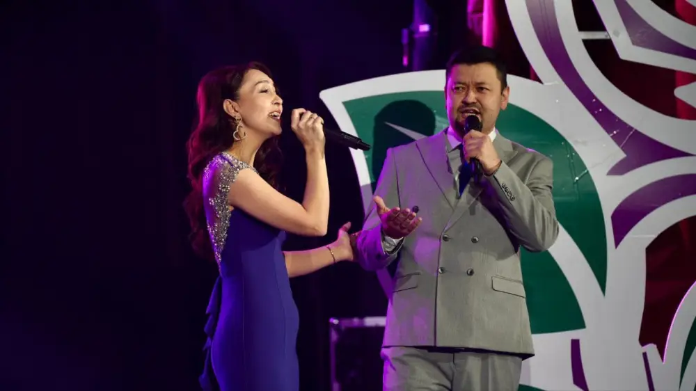 В Восточном Казахстане наградили отличившихся представительниц прекрасного пола (6)