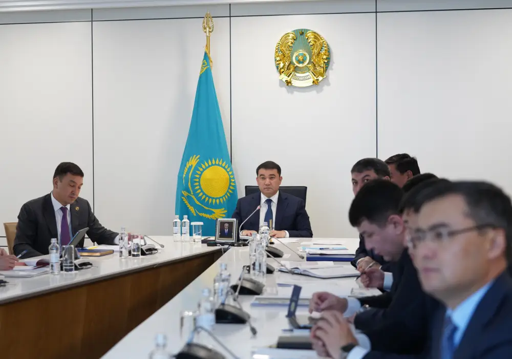 В ТУРКЕСТАНСКОЙ ОБЛАСТИ К БОРЬБЕ С САРАНЧОЙ ПРИВЛЕКУТ БОЛЕЕ 2 ТЫСЯЧ ЧЕЛОВЕК (5)