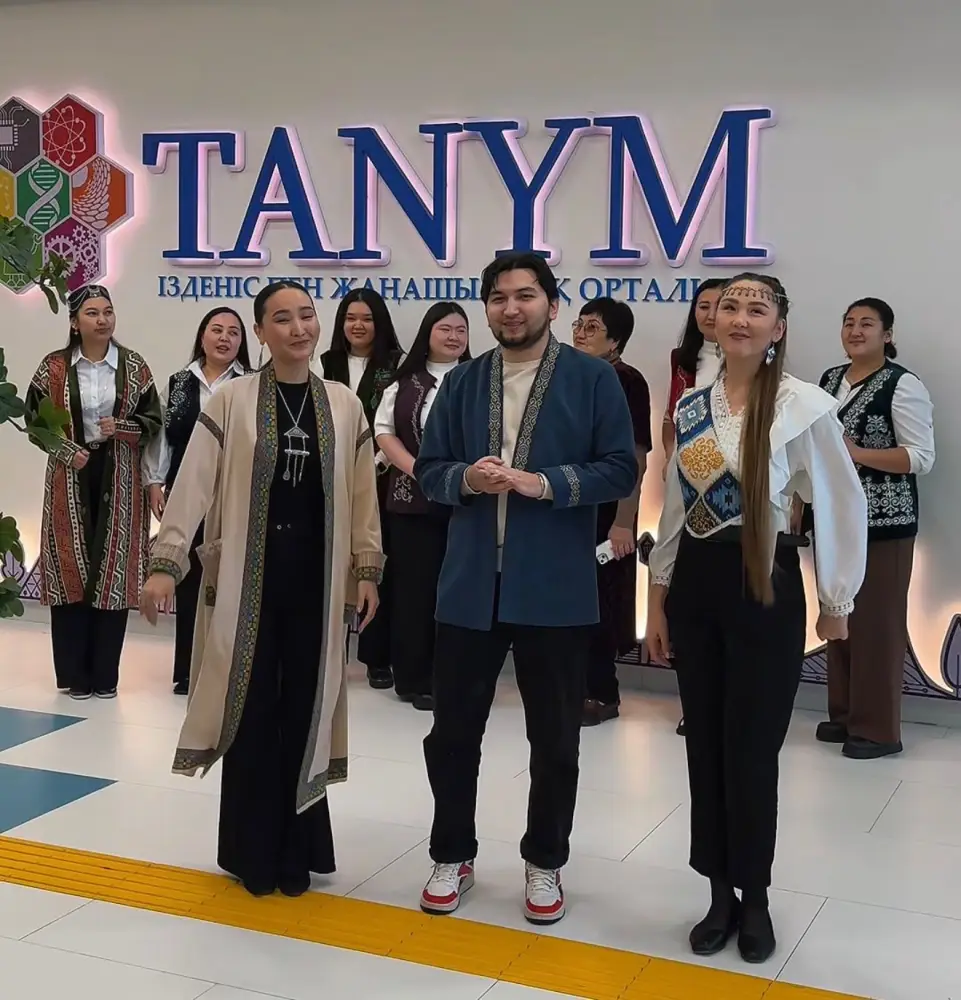 Столичные педагоги запустили новый тренд в честь Дня благодарности (4)