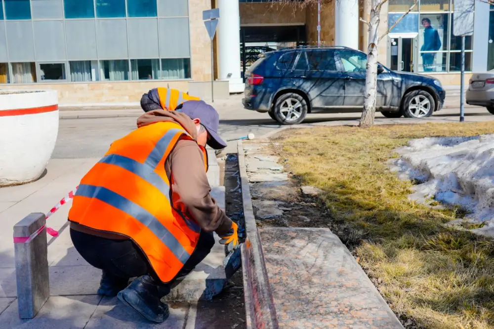 В столице продолжаются масштабные работы по саночистке после зимы (2)