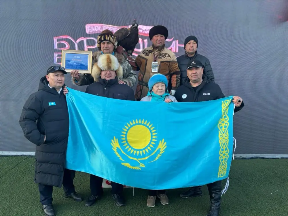 Ерзат Байкадамов из Казахстана завоевал серебро на II чемпионате мира по охоте с ловчими птицами в Улан-Баторе Астане