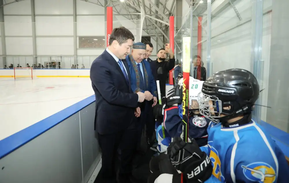 В Мангистауской области открылся ледовый дворец международного стандарта (5)
