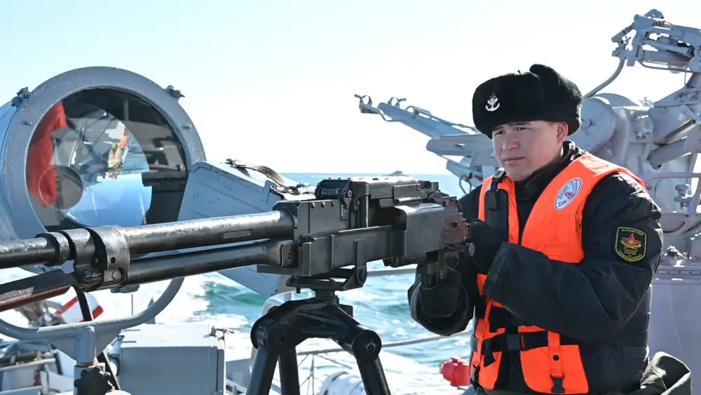 Военно-морские силы Казахстана отработали задачи в Каспийском море (5)