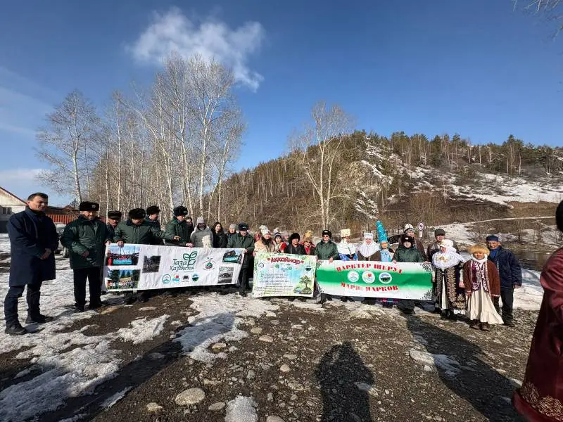 Объединение жителей Восточного Казахстана в экологических акциях по очистке природы Астане