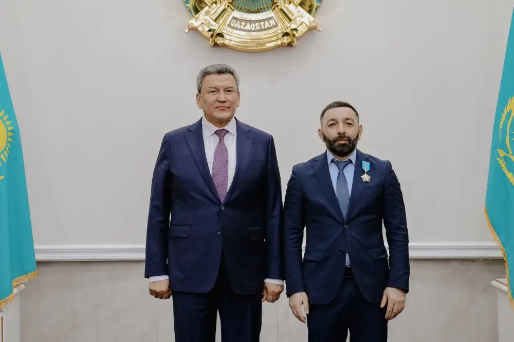 Награды за заслуги: кто стал героем дня? Астане